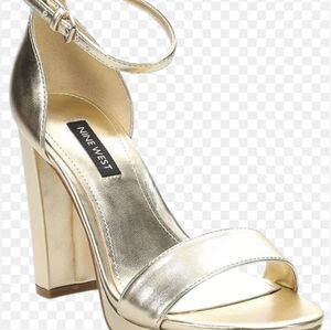 NINE WEST women shoes size 6 gold